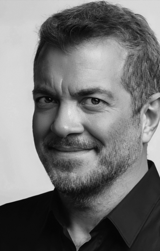 Varol Yaşaroğlu